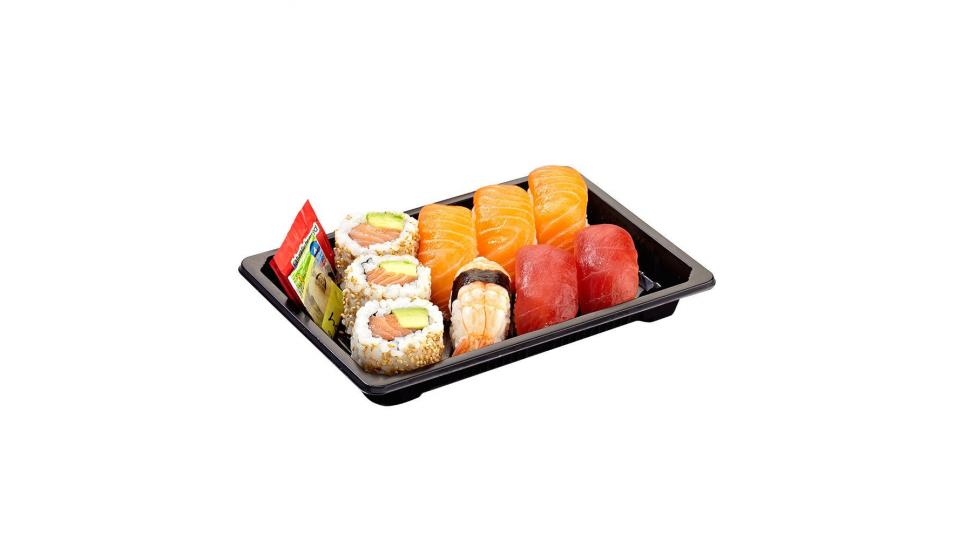 Menu One Composizione: 6 Sushi misti (Salmone, Tonno obeso, Mazzancolla tropicale)