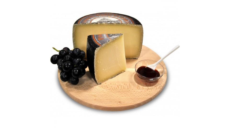 Pecorino sardo crosta nera