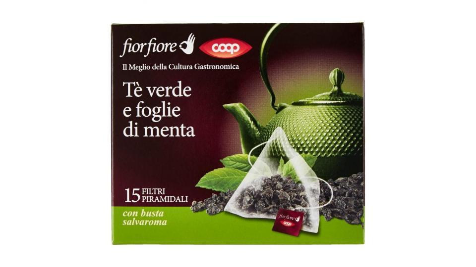 Tè Verde E Foglie Di Menta