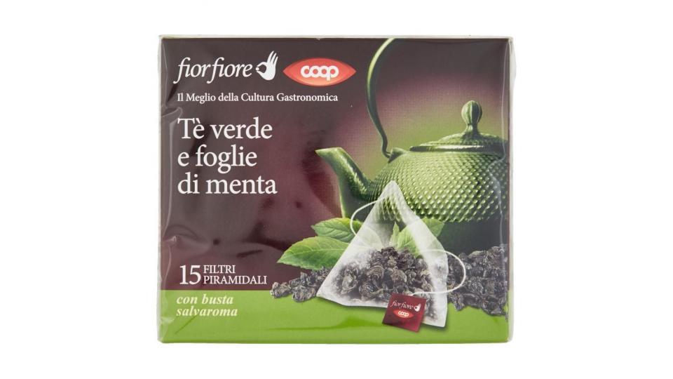 Tè Verde E Foglie Di Menta