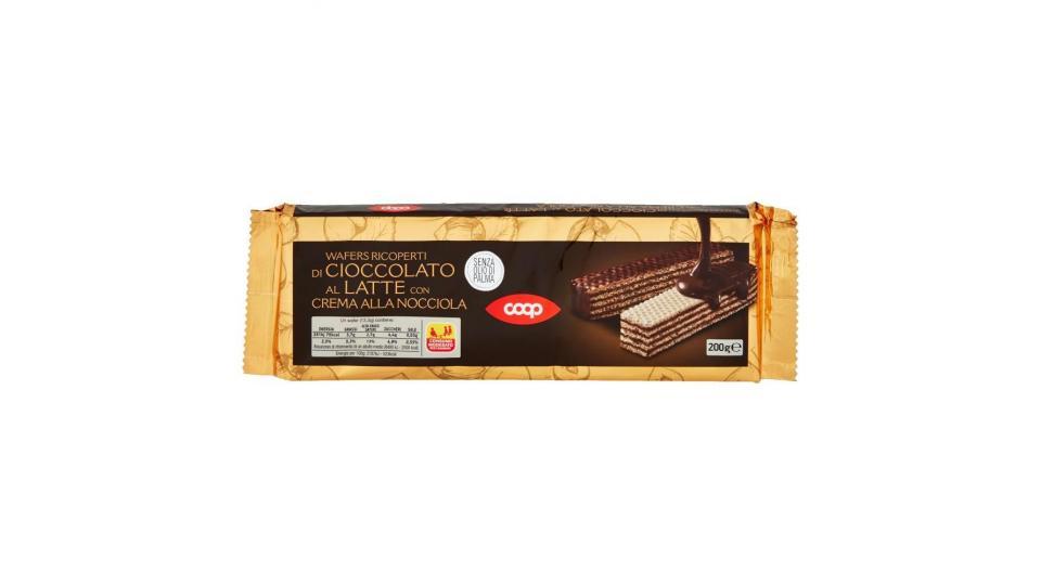 Wafers Ricoperti Di Cioccolato Al Latte Con Crema Alla Nocciola