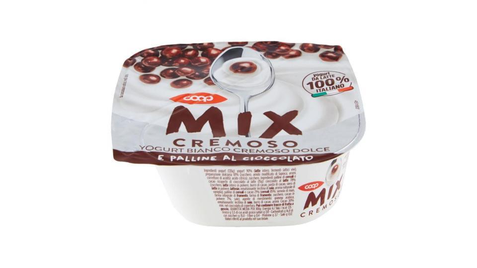 Mix Cremoso Yogurt Bianco Cremoso Dolce E Palline Al Cioccolato