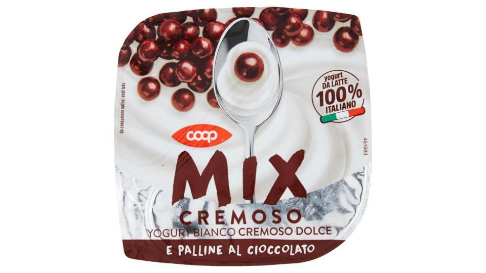 Mix Cremoso Yogurt Bianco Cremoso Dolce E Palline Al Cioccolato