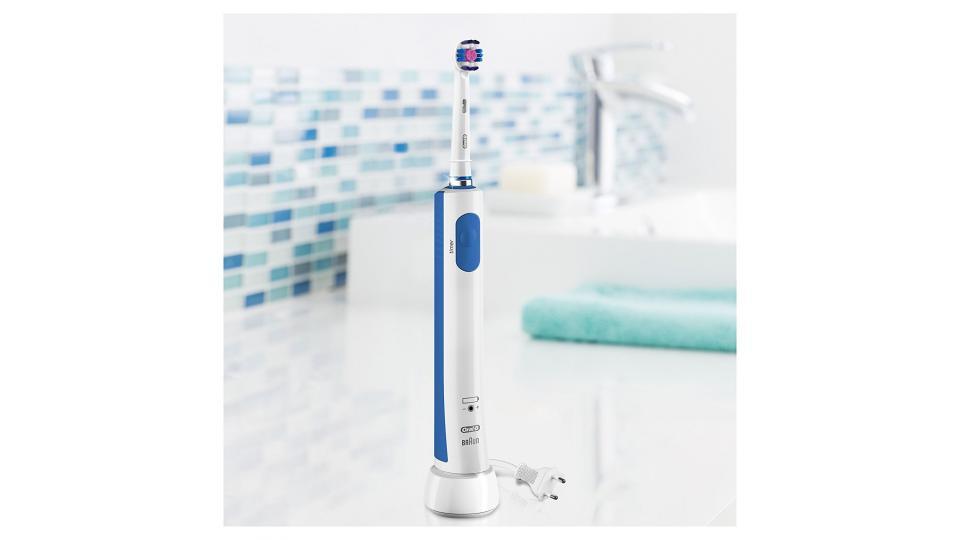 Oral-B Pro 600 3D White Spazzolino Elettrico