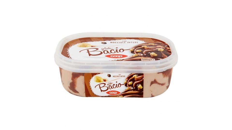 Gelato Bacio con Nocciole Intere