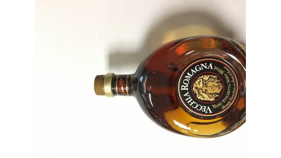 Vecchia romagna etichetta nera